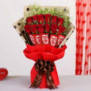 Red-Roses-Bouquet-With-Nestle-Kitkat-Chocolates